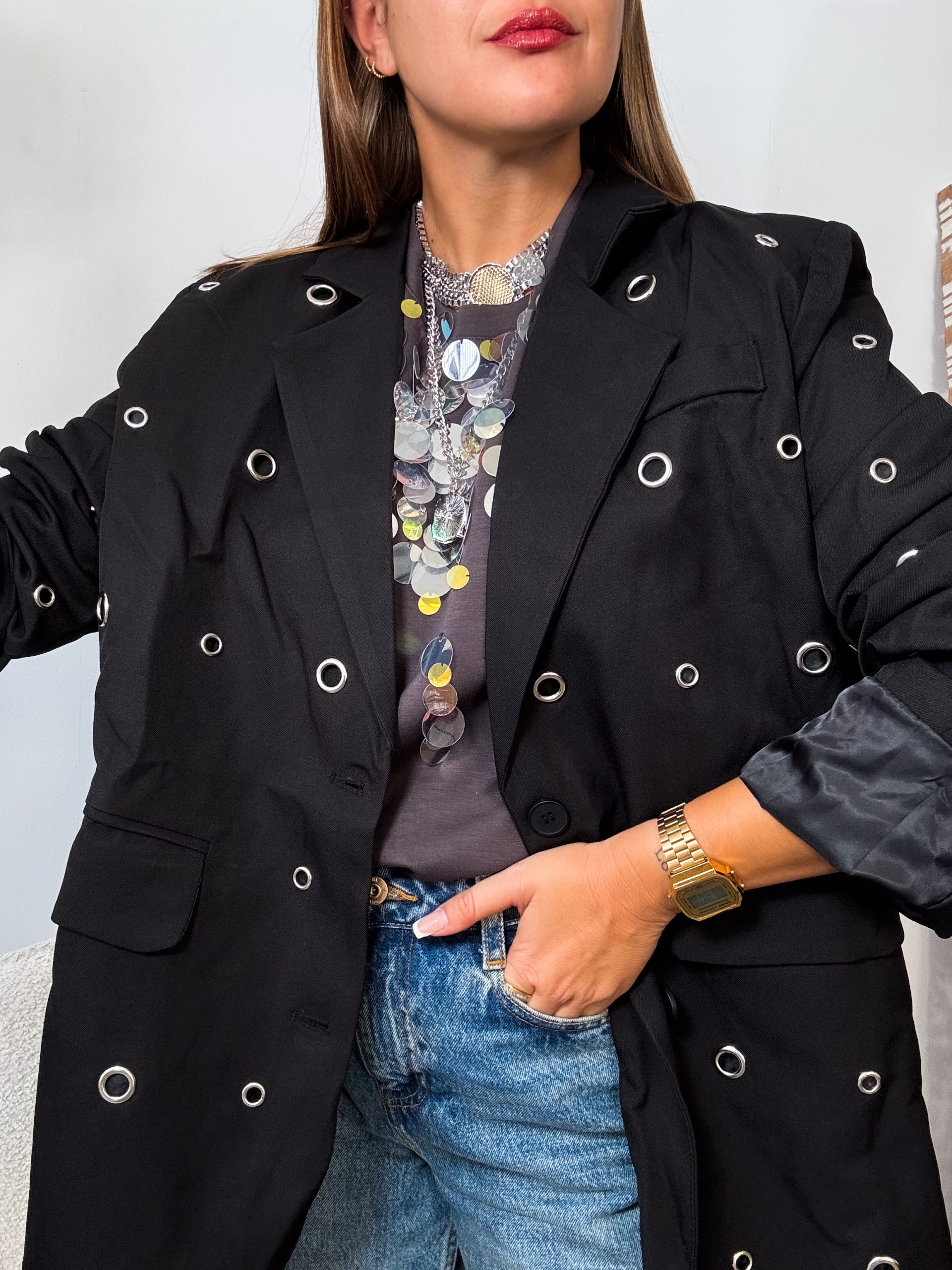Chaqueta AROUSA negra arandelas